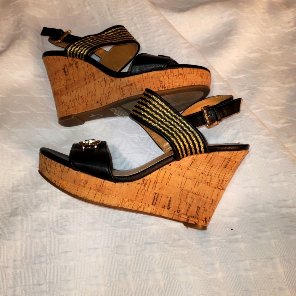 Wedge - Picture 12 of 14
